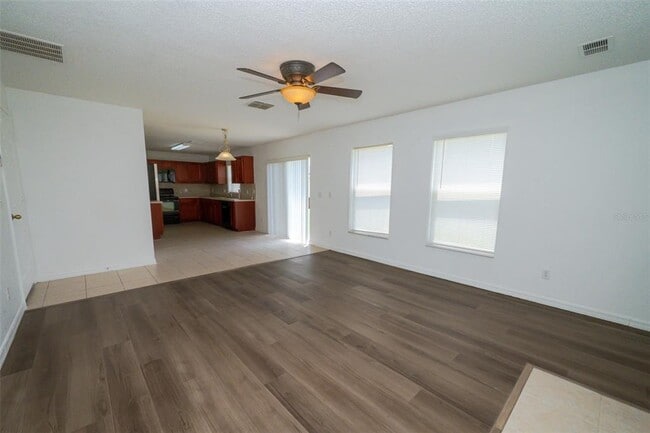 Building Photo - 202 Walnut Crest Run
