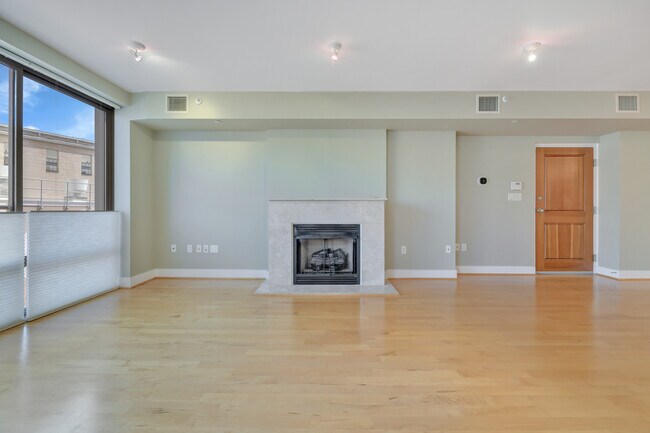 Building Photo - 1425 Rhode Island Ave NW