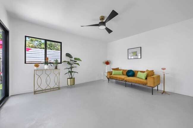 Building Photo - 3940 Cll San Antonio