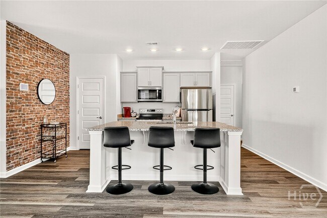 Building Photo - 170 Holloway Hl