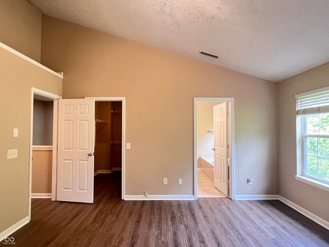 Building Photo - 3332 Decker Ridge Dr