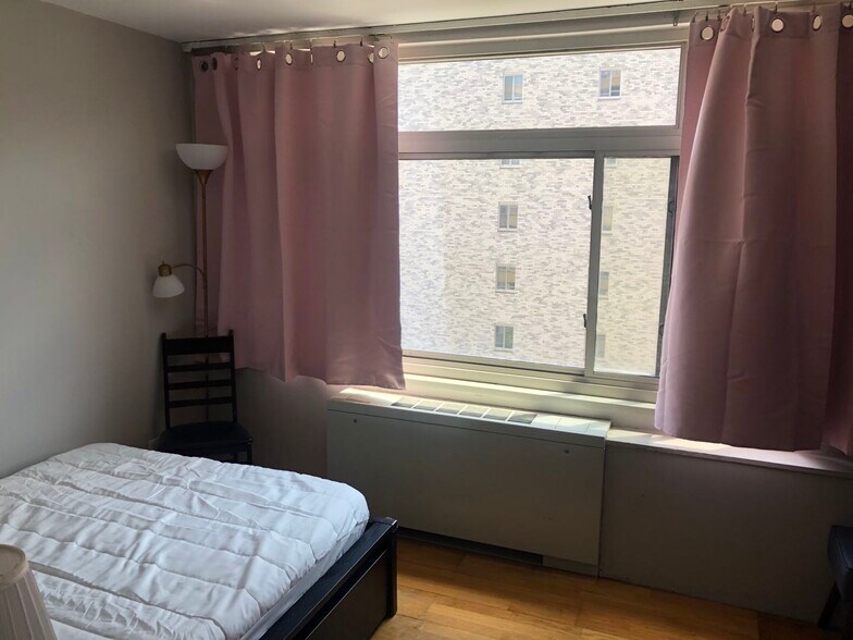 Small Bedroom - 2401 H St NW