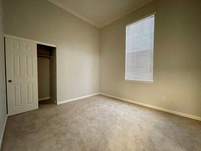 Building Photo - Must See Downtown San Jose End-Unit 2 Bedroom Condo with 2 Ensuite Bathrooms