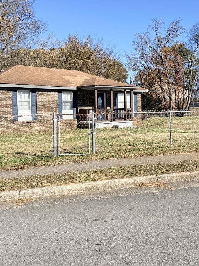 Building Photo - 5204 Grizzard Rd NW