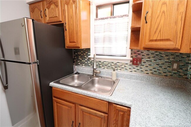 Building Photo - 7283 Sandy Creek Dr