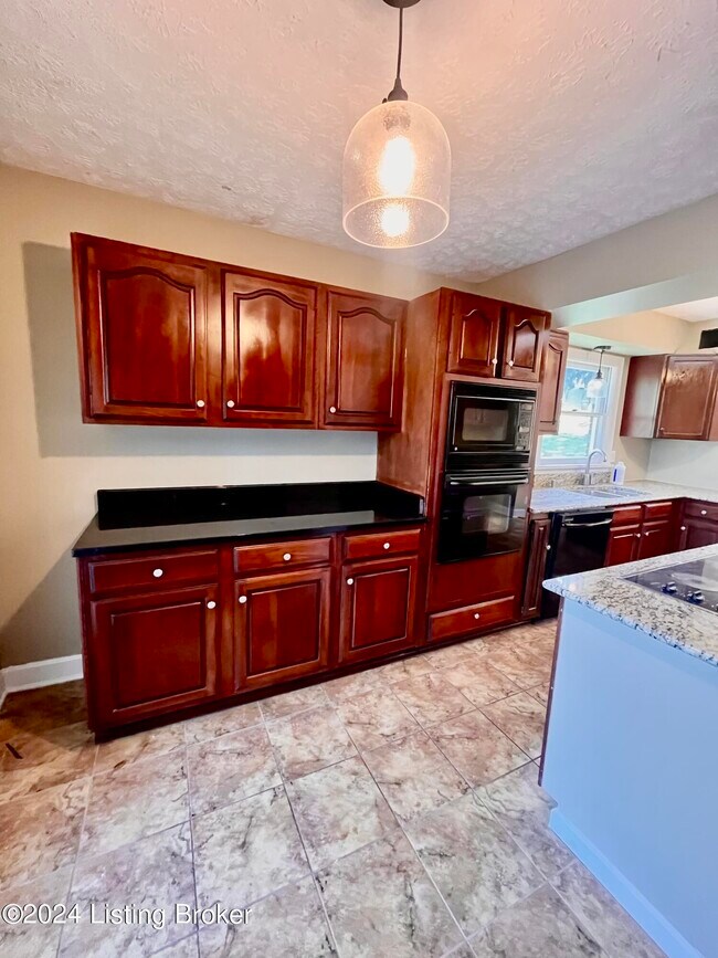 Building Photo - 4612 Deepwood Ct