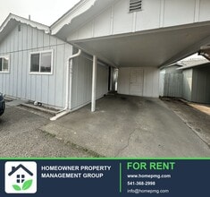 Building Photo - 1561 NW Highland Dr