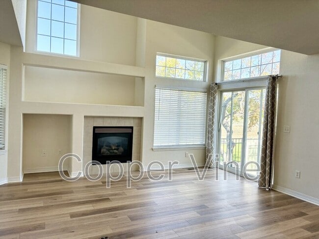 Building Photo - 930 Button Rock Dr