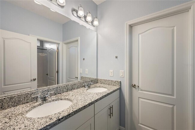 Building Photo - 15713 Sweet Limetta Dr