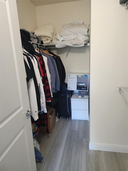 Building Photo - 5880 W Sample Rd