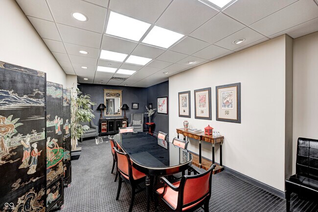 Building Photo - 350 N Meridian St