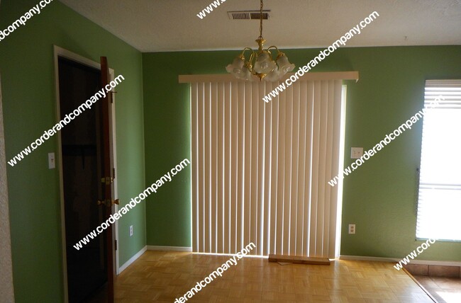 Building Photo - Nice 3 Bedrooms, 1 3/4 Bathroom, 2 Car Gar...