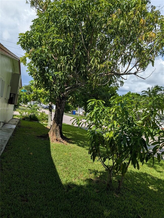 Building Photo - 4550 NW 43rd St