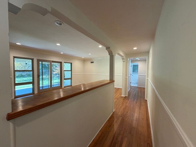 Building Photo - Newly Rehabbed Charming 3 Bed 2 Bath Home ...