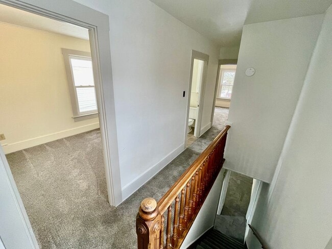 Building Photo - 2 Bed 1 Bath- New Castle PA