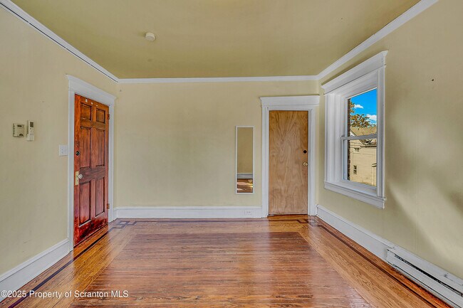 Building Photo - 533 S Franklin St