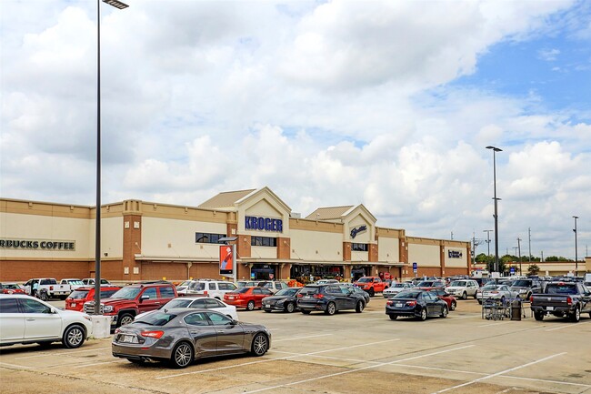 Building Photo - 1607 Willowby Dr