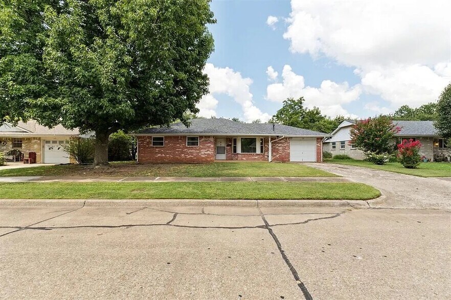 Building Photo - 126 Beacon Cir