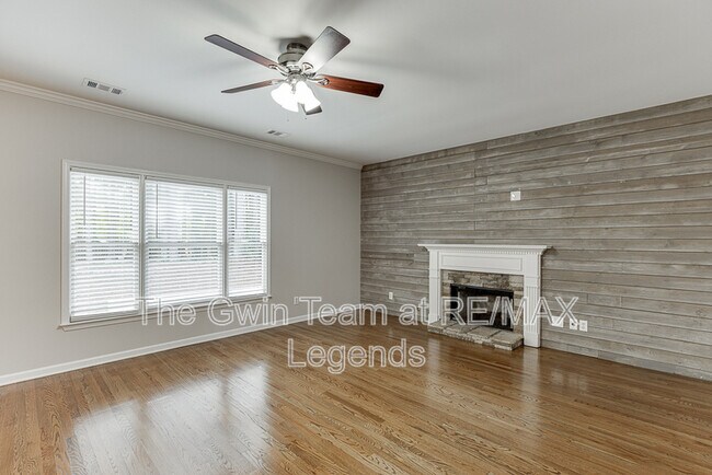 Building Photo - 1795 Lake Heights Cir