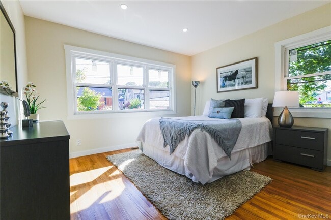 Building Photo - 25 Van Duzen Pl