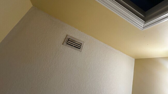 Building Photo - SPECIAL $500 off 1st Months' Rent-Charming Single-Family Home for Rent in Lehigh Acres