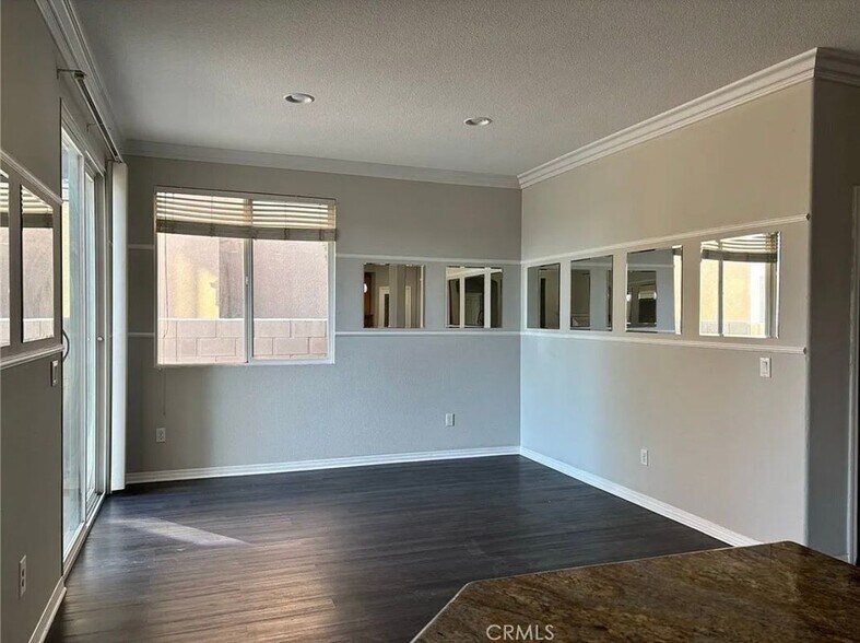 Building Photo - 3715 Club Rancho Dr