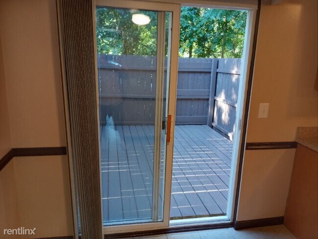 Building Photo - 2 br, 1.5 bath Condo - 1 Peppertree Ln Condo