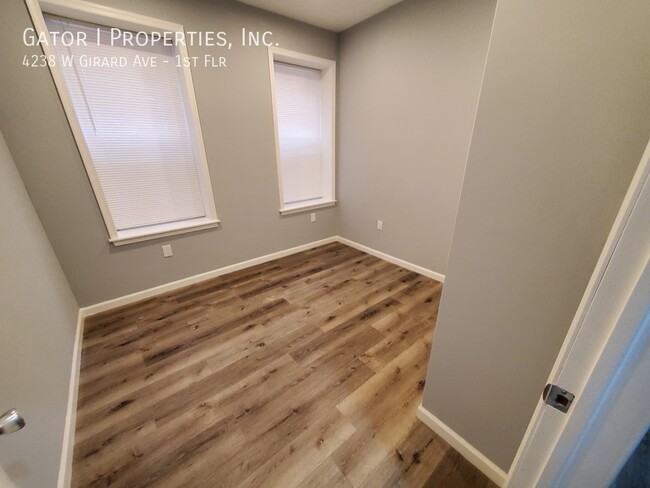 Building Photo - Large 1 Bedroom Apartment For Rent!