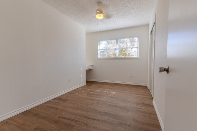 Building Photo - 5250 Durango Dr