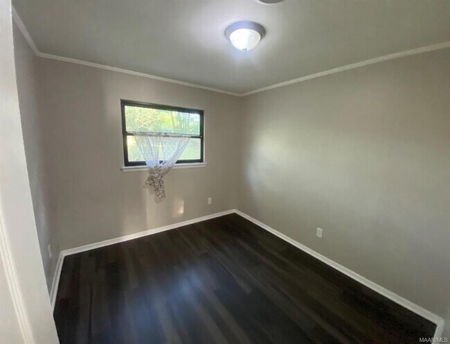 Building Photo - 1229 Karen Rd