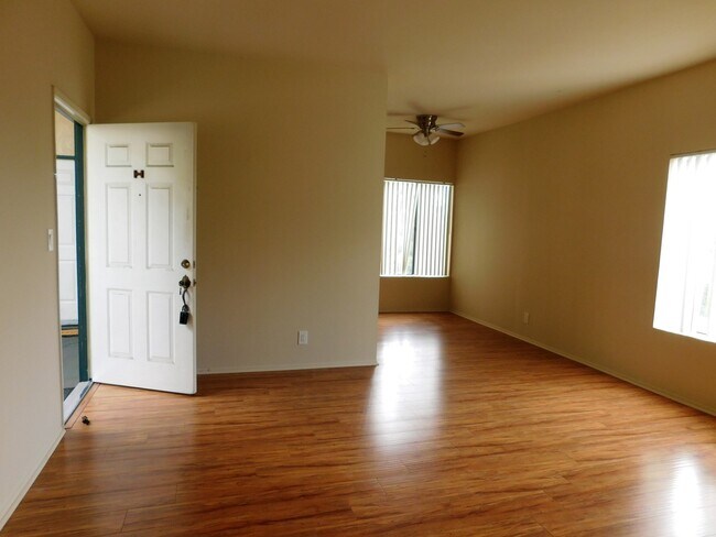 Building Photo - 1441 N Edison Blvd