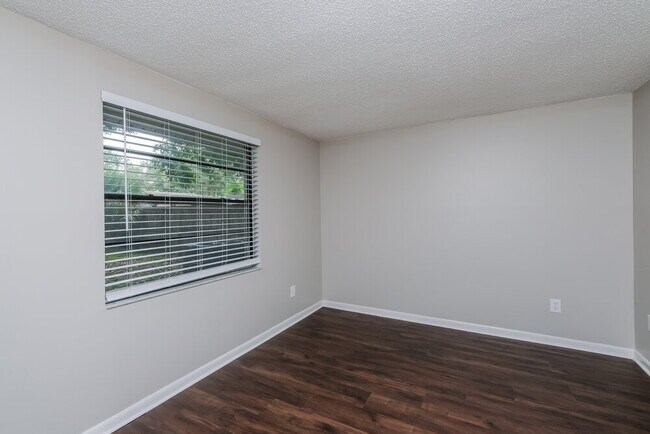 Building Photo - 16023 Eagle River Way