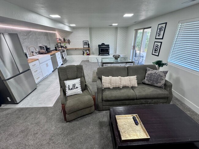 Building Photo - 2701 Sky View Dr