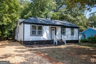 Building Photo - 495 Clover St