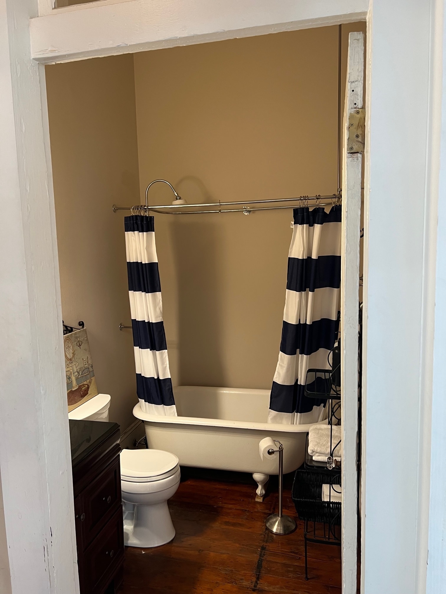 Building Photo - 2904 Annunciation St