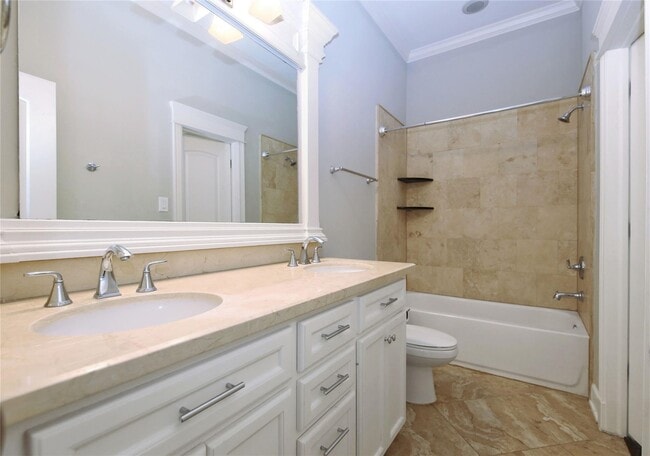 Building Photo - 2114 Bidwell Dr