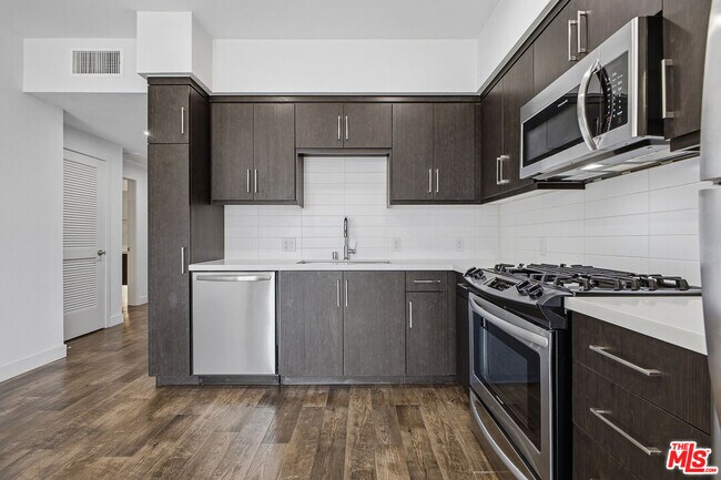 Building Photo - 10601 Washington Blvd