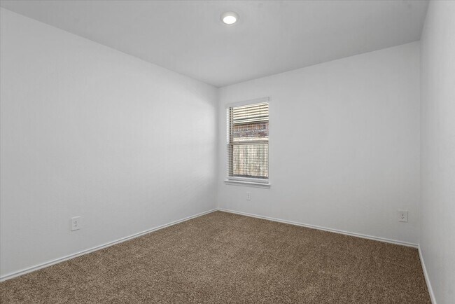 Building Photo - 14966 Cypress Holw Dr