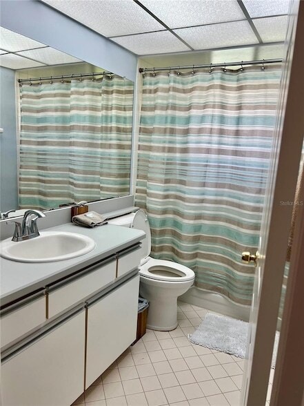 Building Photo - 6 Willow Grove Pl