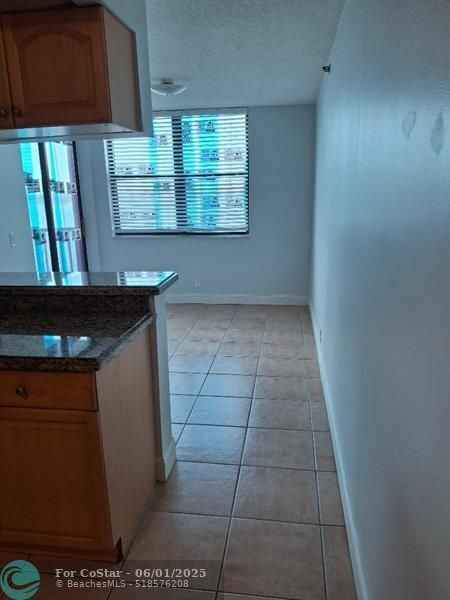Building Photo - 105 Lake Emerald Dr