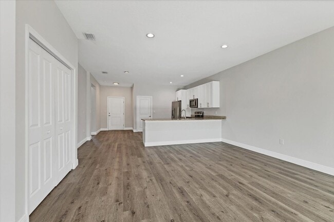 Building Photo - Brand new Duplex stocked with upgrades