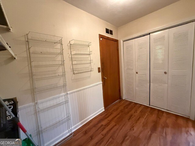 Building Photo - 8351 Post Oak Ct