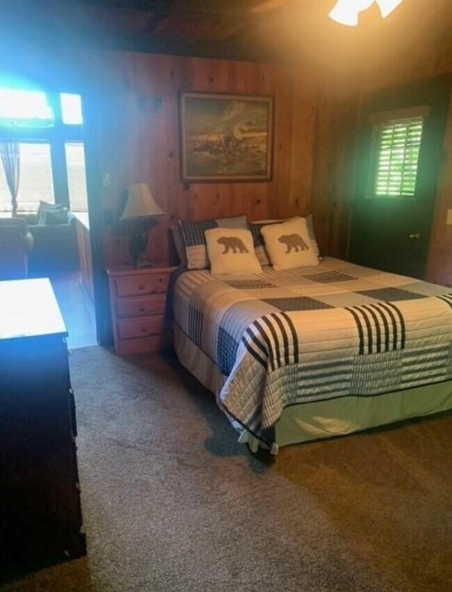 Building Photo - 24 Chalet Village Dr