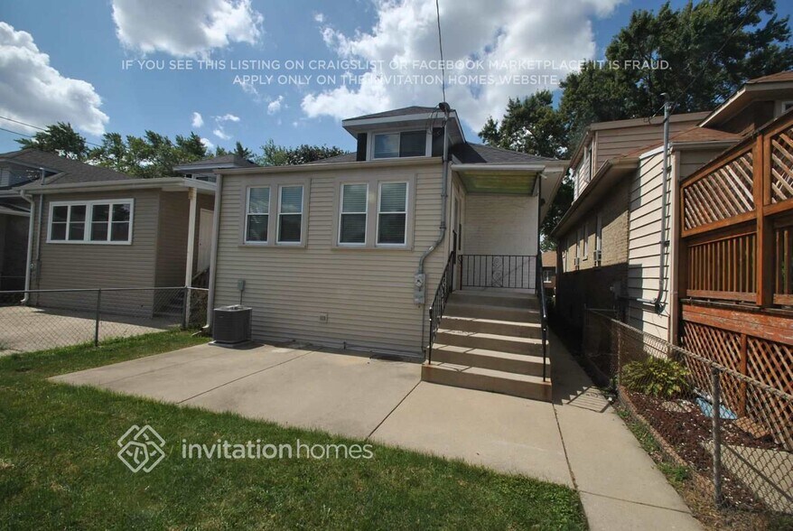 Building Photo - 2723 N 77th Ave