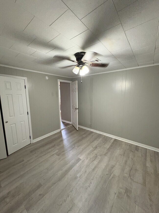 Building Photo - 1403 Eugene St