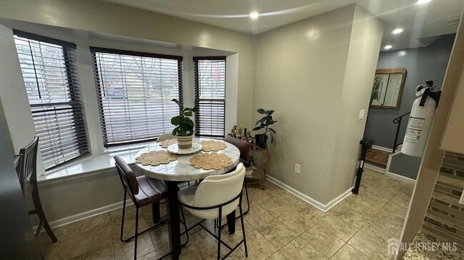 Building Photo - 8 Cosgrove Ct