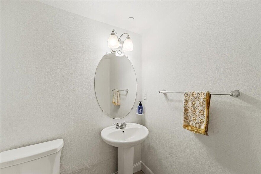 Building Photo - 353 Esfahan Ct