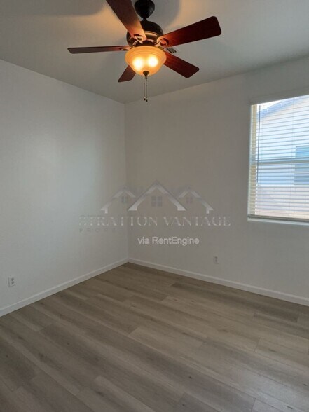 Building Photo - 1036 S 177th Dr