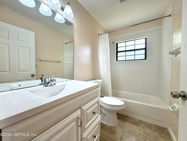 Building Photo - 1136 Dorwinion Dr