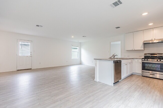 Building Photo - 331 Ambush Ridge